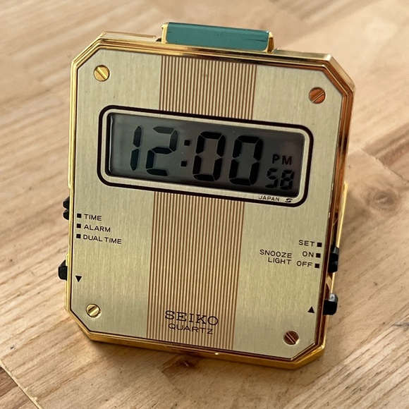 Seiko Vintage Travel Clock Digital Display Alarm Folds Gold-Tone Case Works Well - Picture 1 of 10